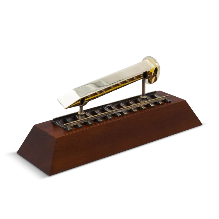 Сувенир "Золотой костыль"