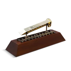 Сувенир «Золотой костыль»